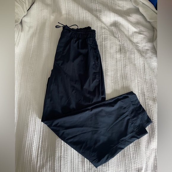 Old Navy High-Waisted StretchTech Cropped Tapered Pants, Medium, Navy - Picture 8 of 9